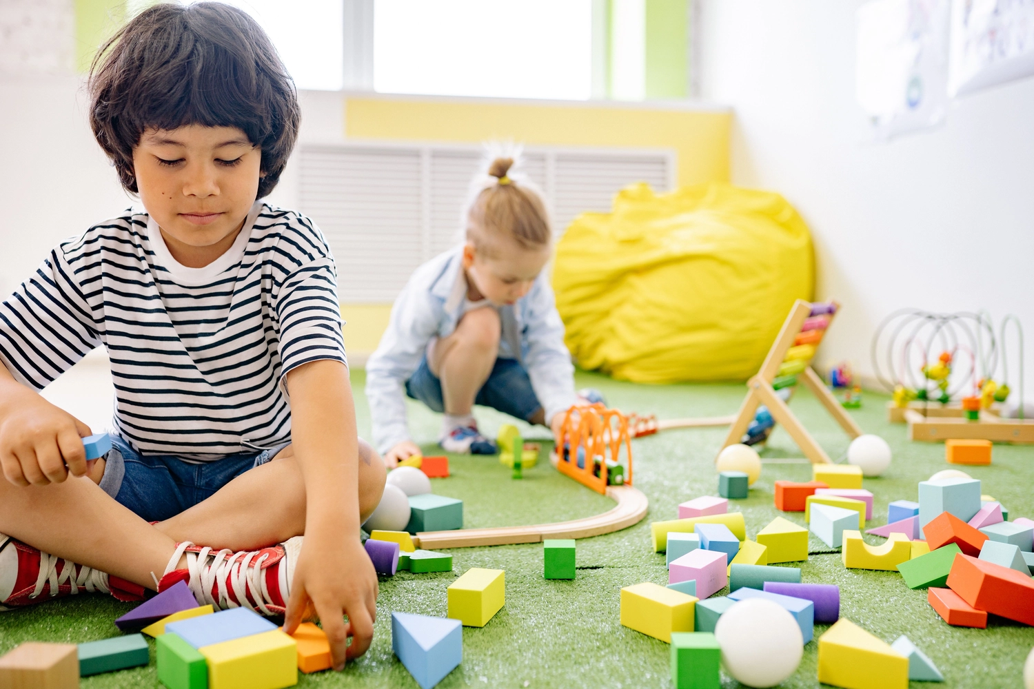 Familiencafé Goldkrümel-Café-Gemütliche Café-Kinder spielen